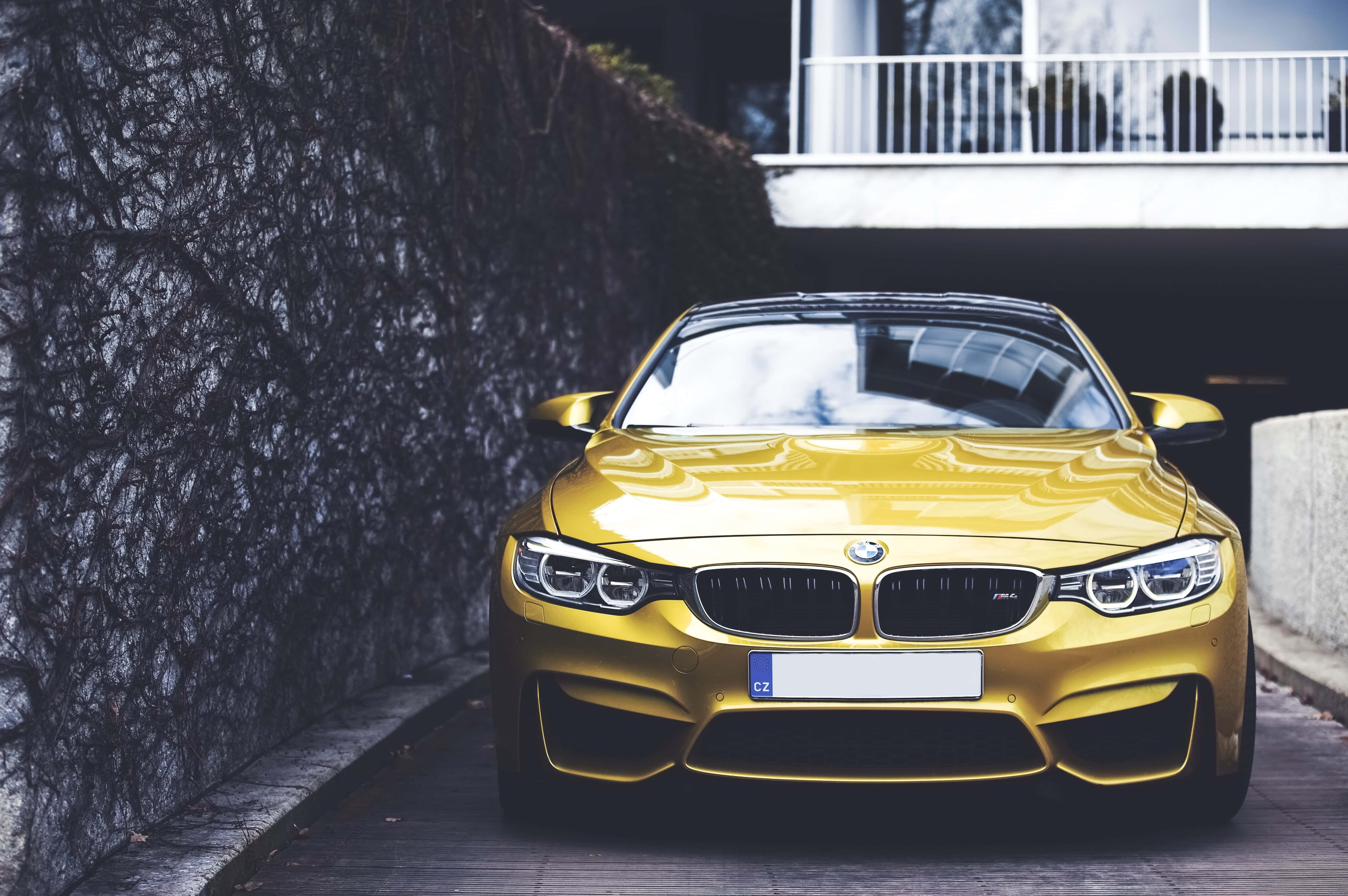ماشین BMW والپیپر