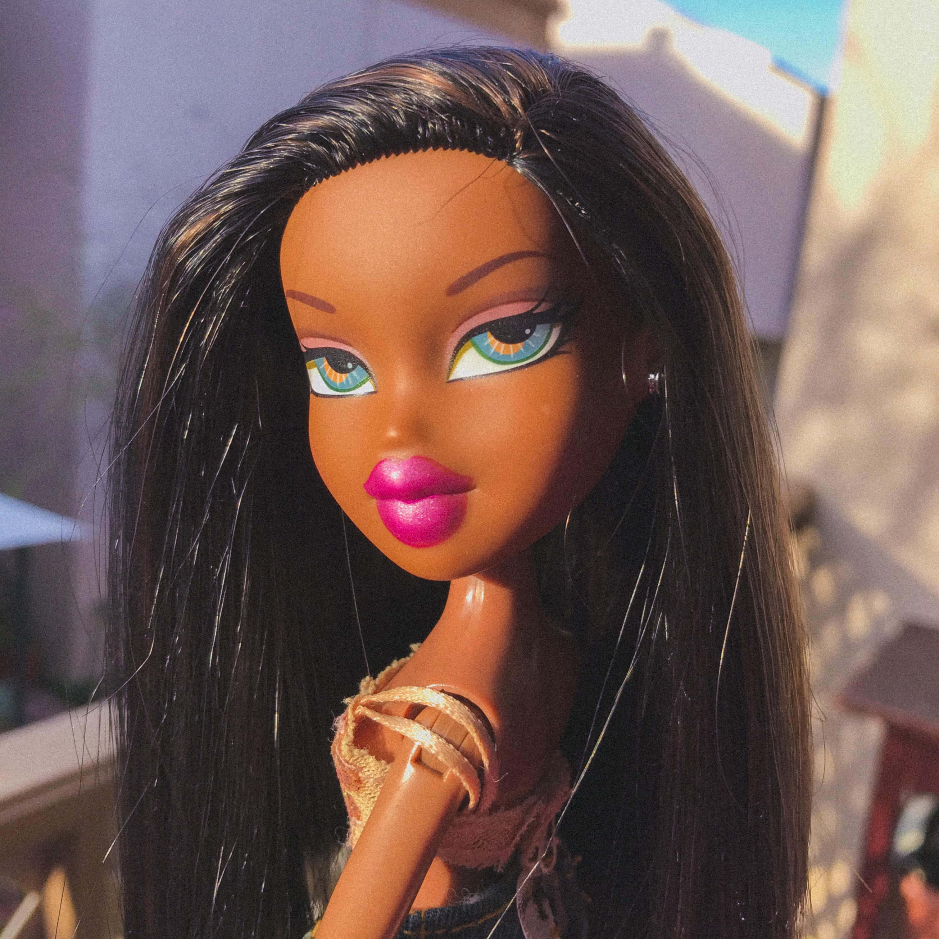 فقط حال و هوای پرجنب برای زیبای Bratz. والپیپر