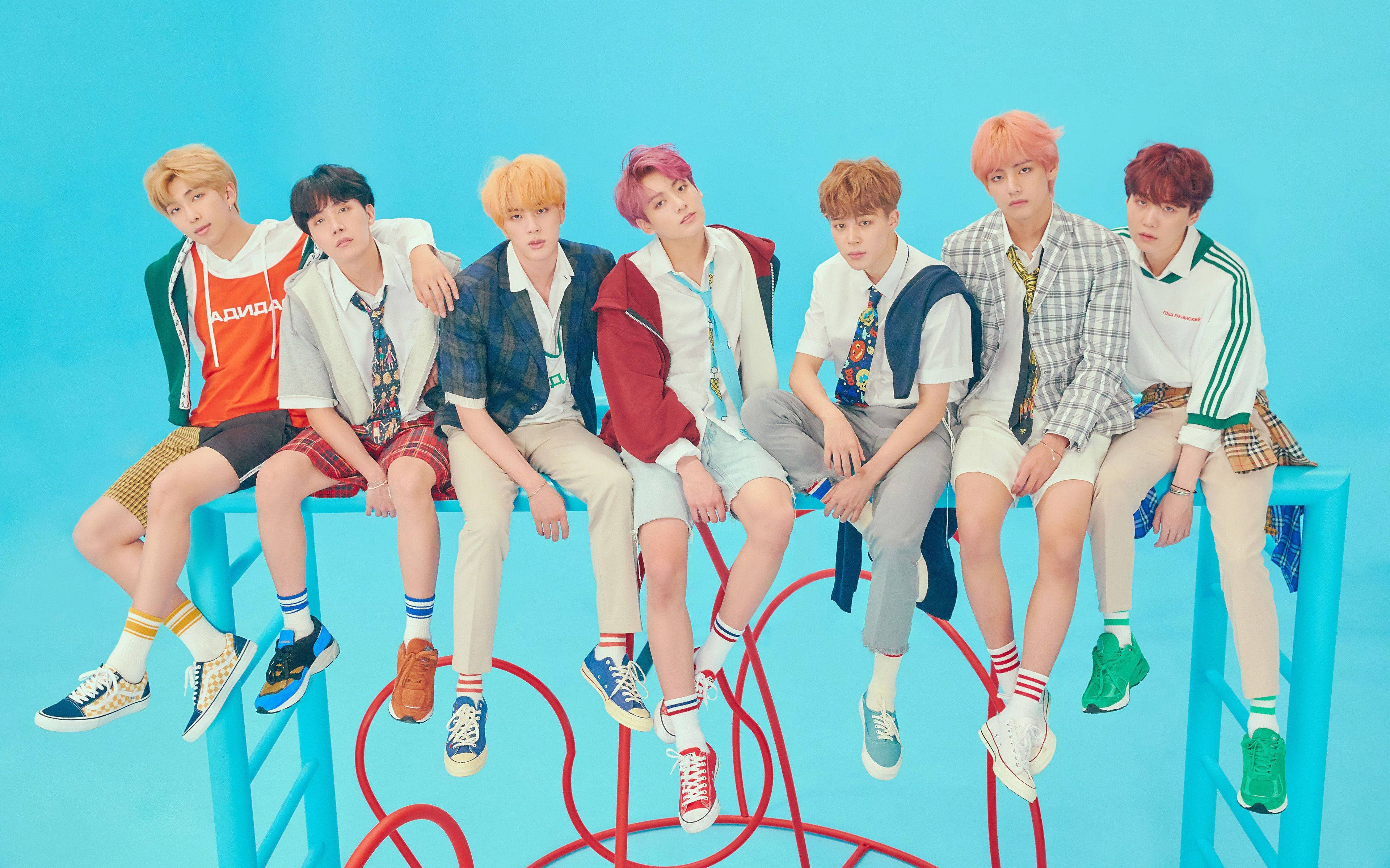 تنظیمات لپ‌تاپ با الهام از گروه BTS والپیپر