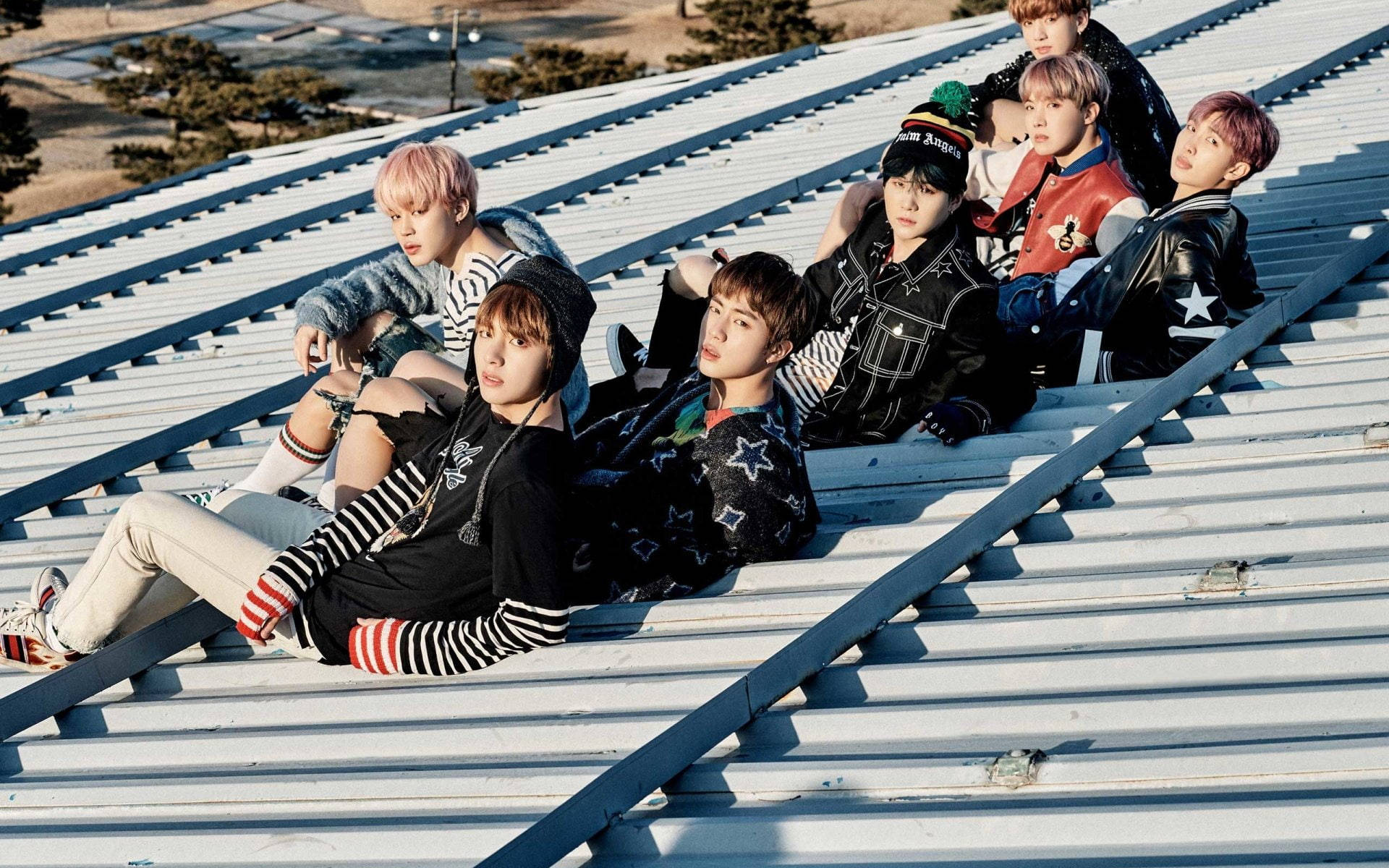 عکس گروهی BTS در روز بهاری والپیپر