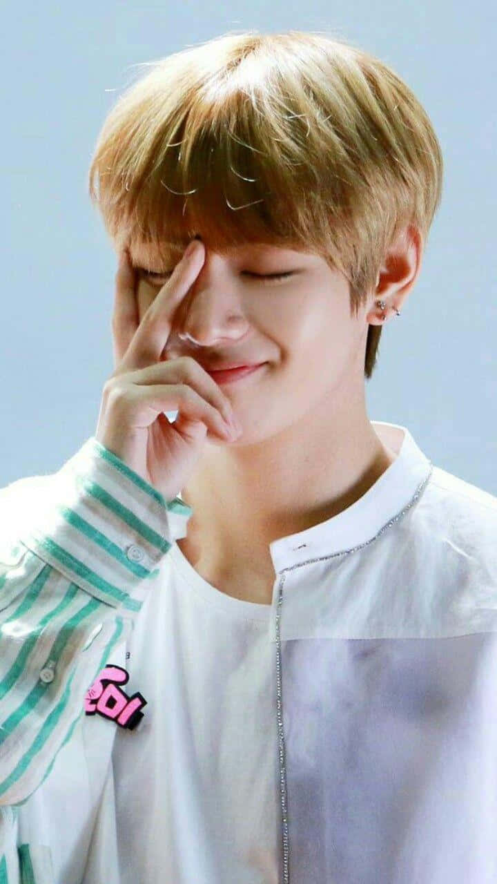 BTS V نشانه پیروزی! والپیپر
