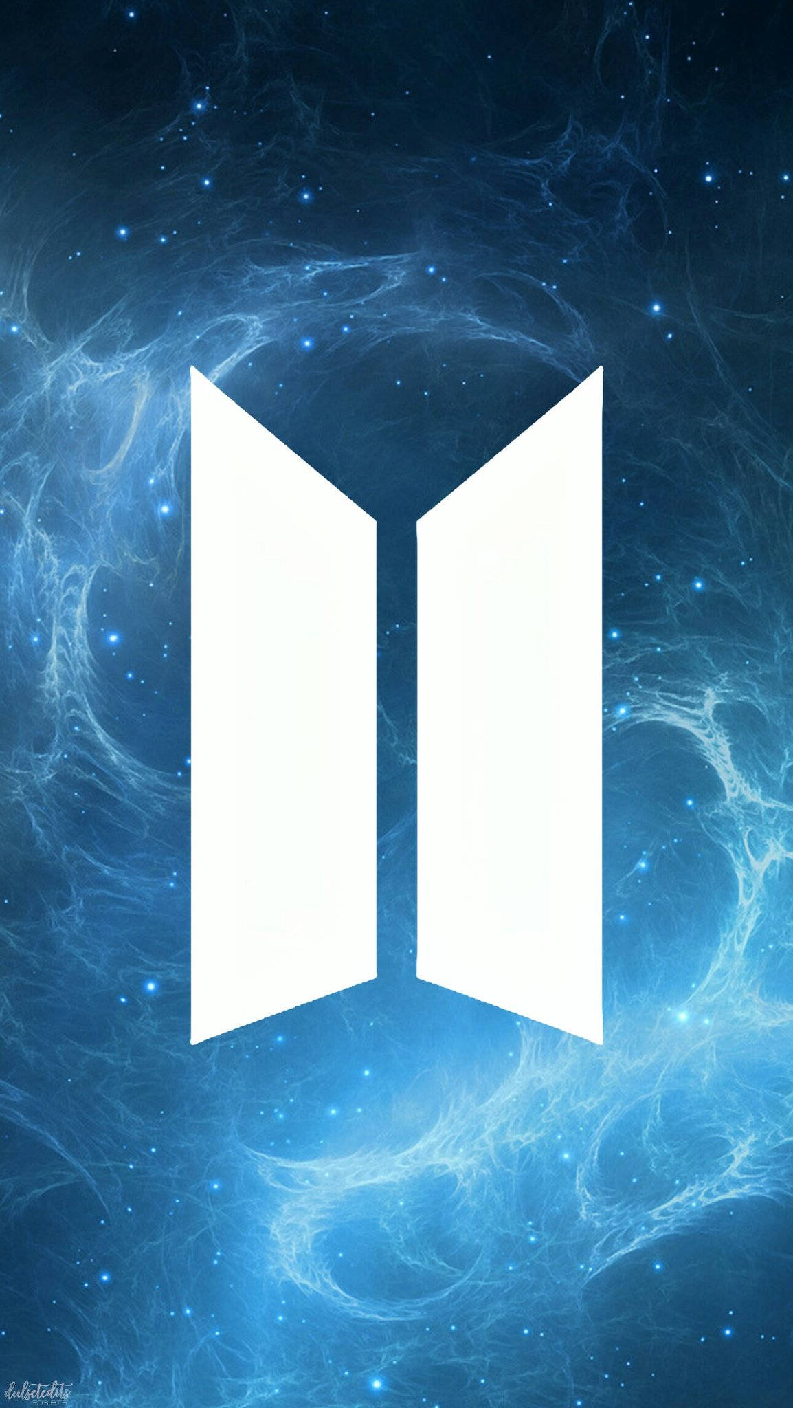 لوگوی BTS به رنگ آبی والپیپر