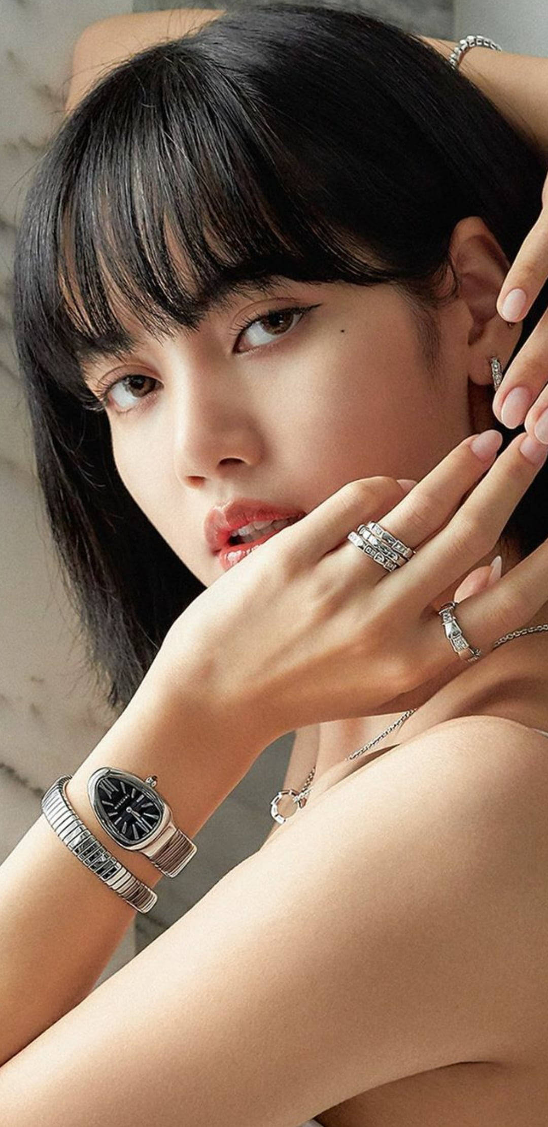 آیفون زیبای BVLGARI لیسا بلک پینک HD والپیپر