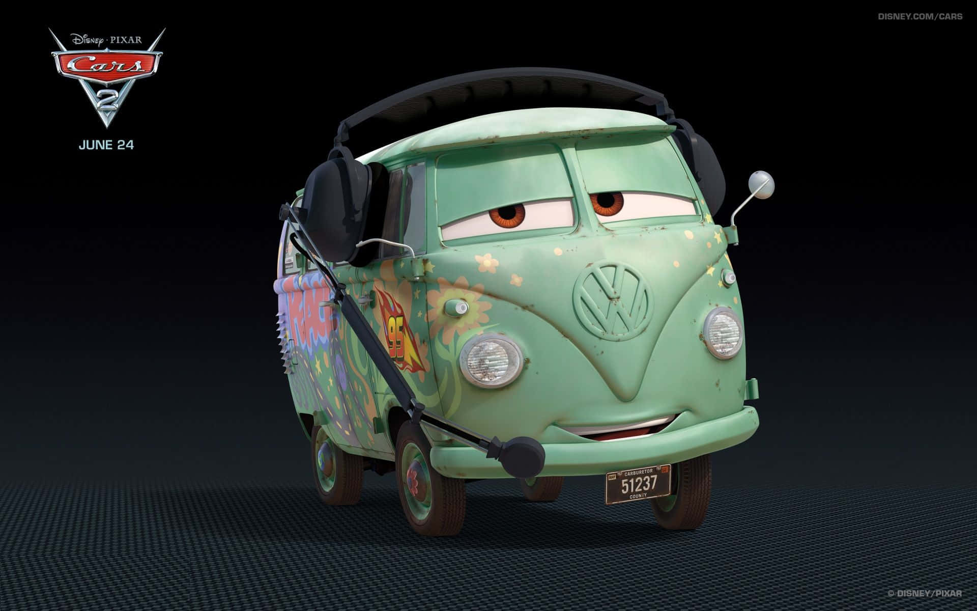 لایتنینگ مک‌کوئین در Cars 2 جهان را فتح می‌کند والپیپر