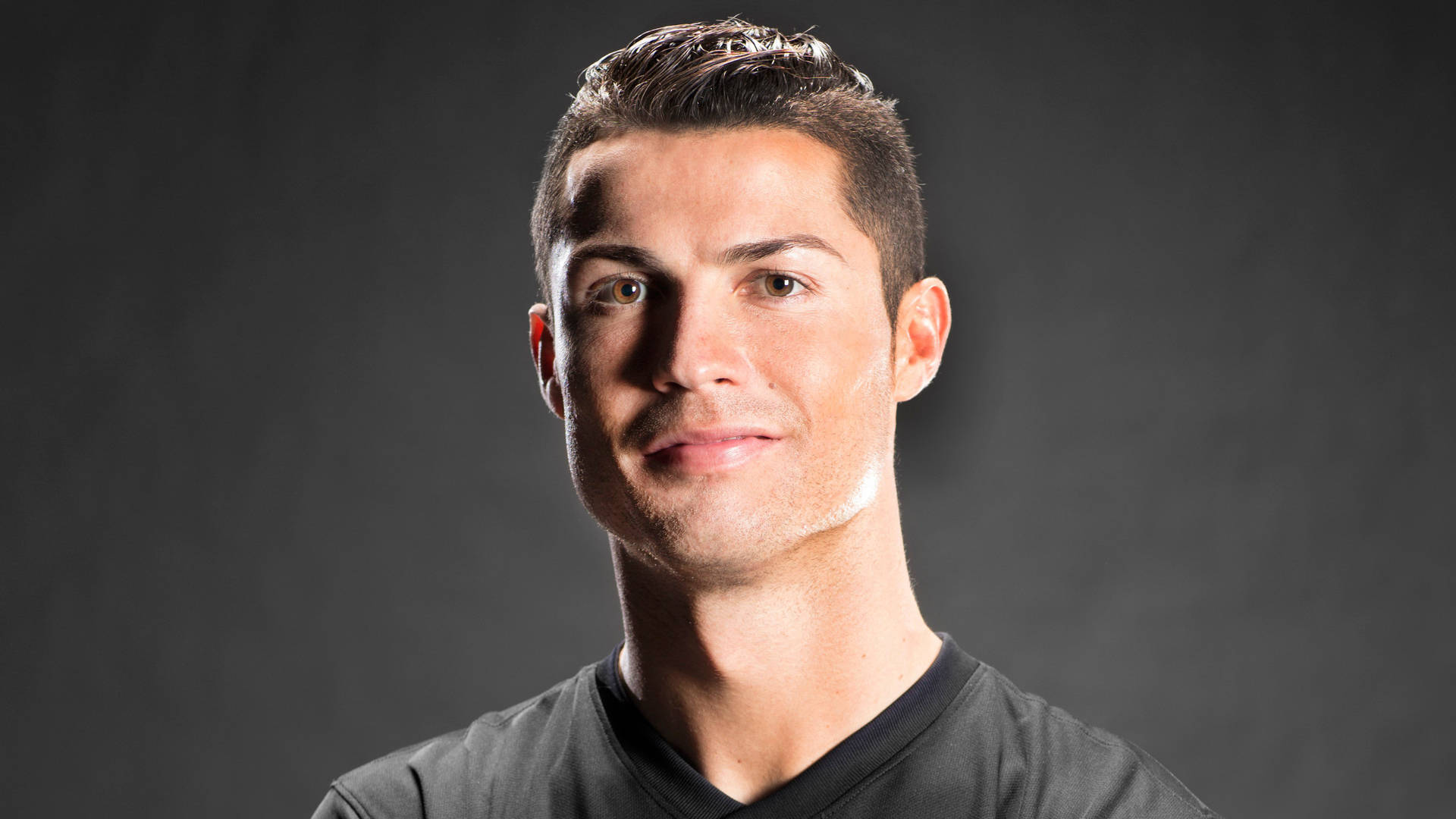 پرتره ساده اچ‌دی از CR7 والپیپر
