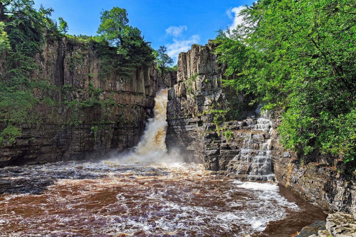 آبشار High Force در بریتانیا والپیپر
