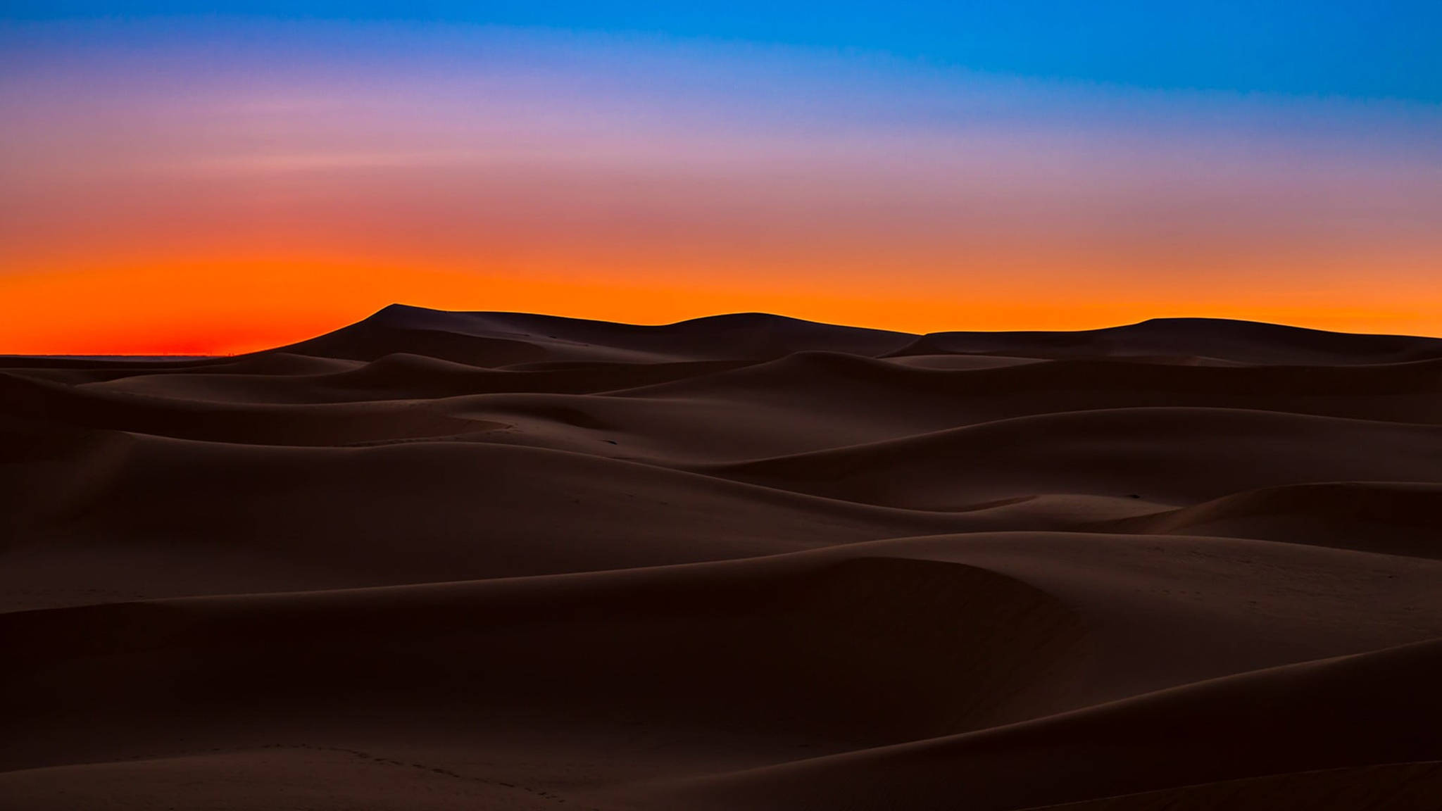 آسمان صاف در صحرای صحرا والپیپر