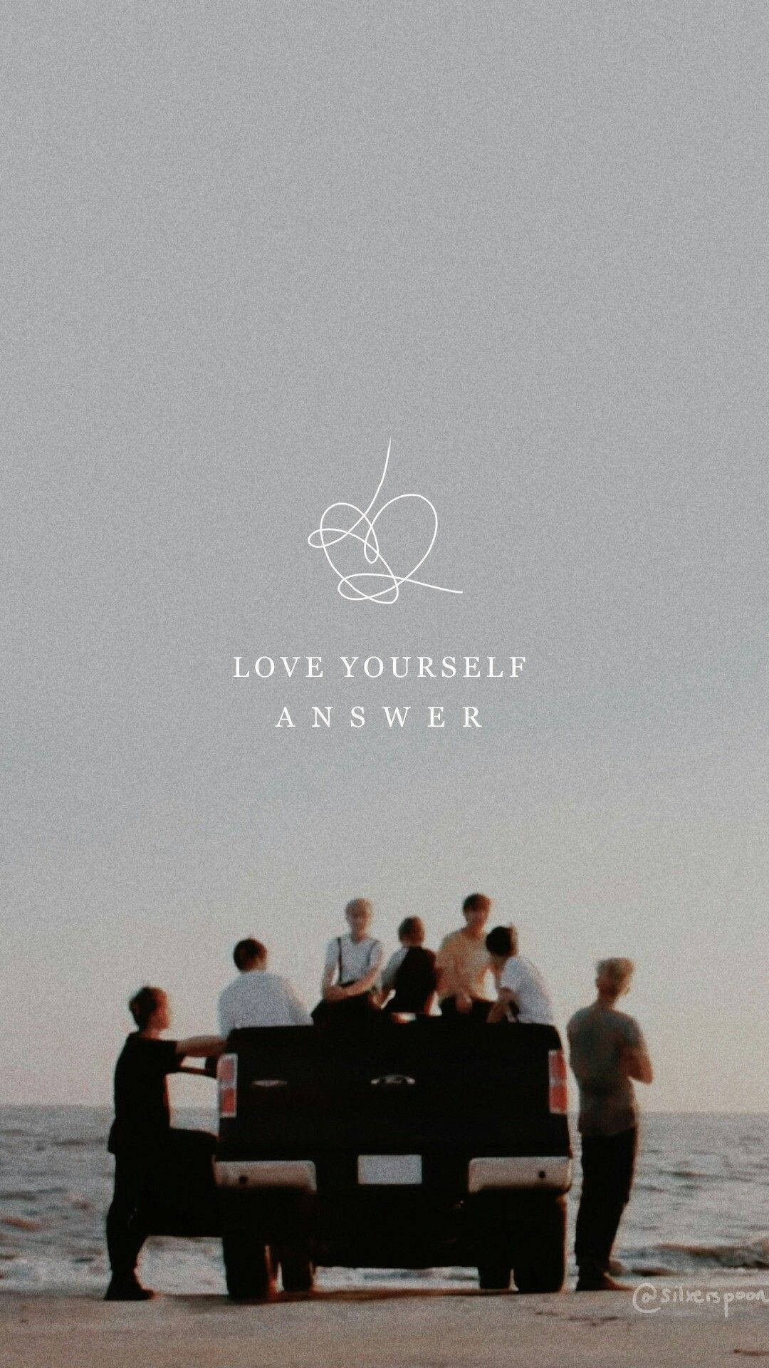 استتیک اعضای BTS روی کامیون در ساحل والپیپر
