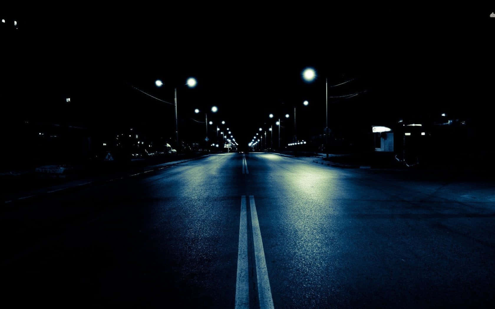 افق زیبای شهر تاریک در شب والپیپر