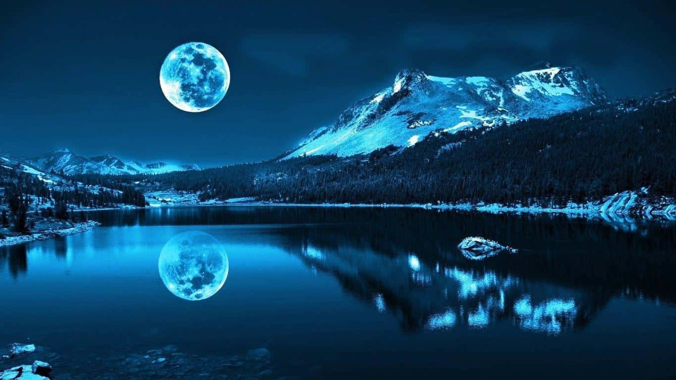 انعکاس ماه آبی در دریاچه والپیپر