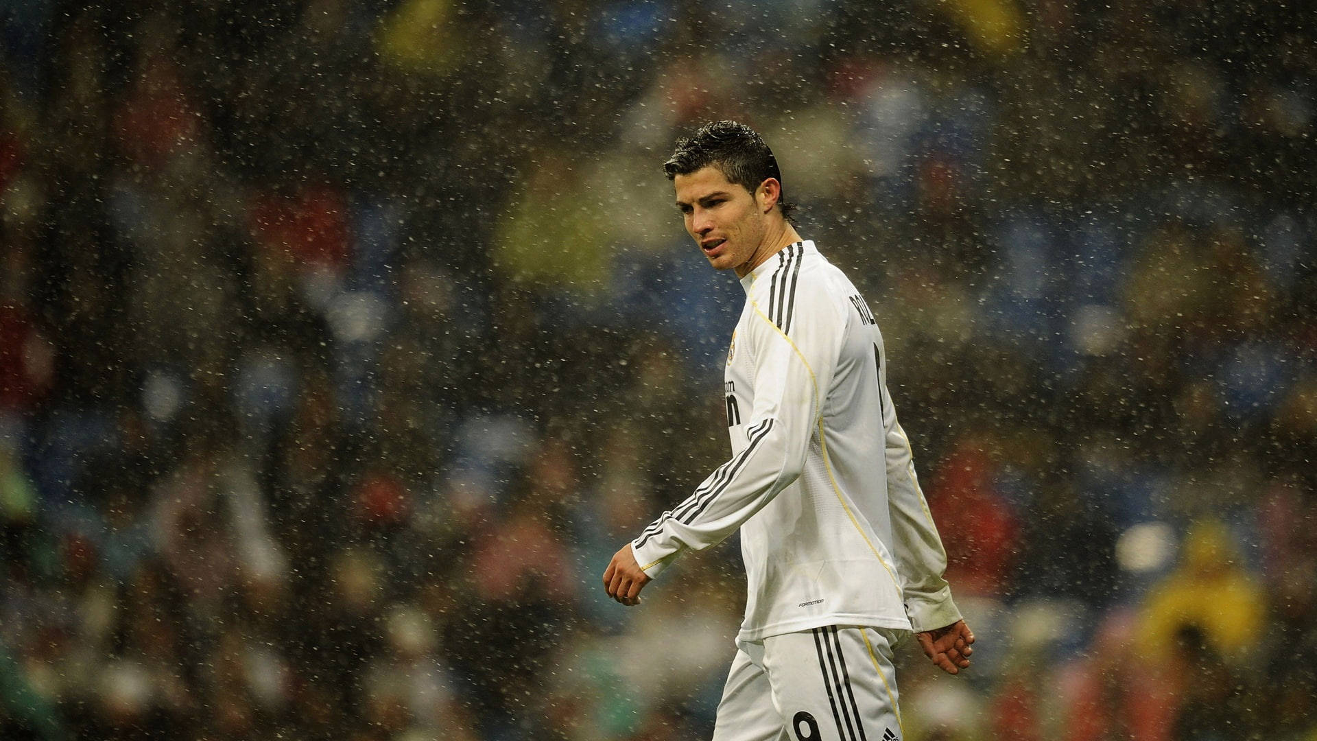 بازی فوتبال بارانی CR7 با کیفیت HD
