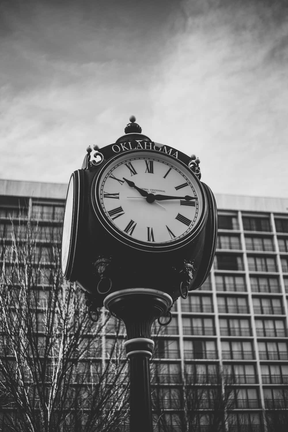 تصاویر جالب سیاه و سفید از ساعت والپیپر
