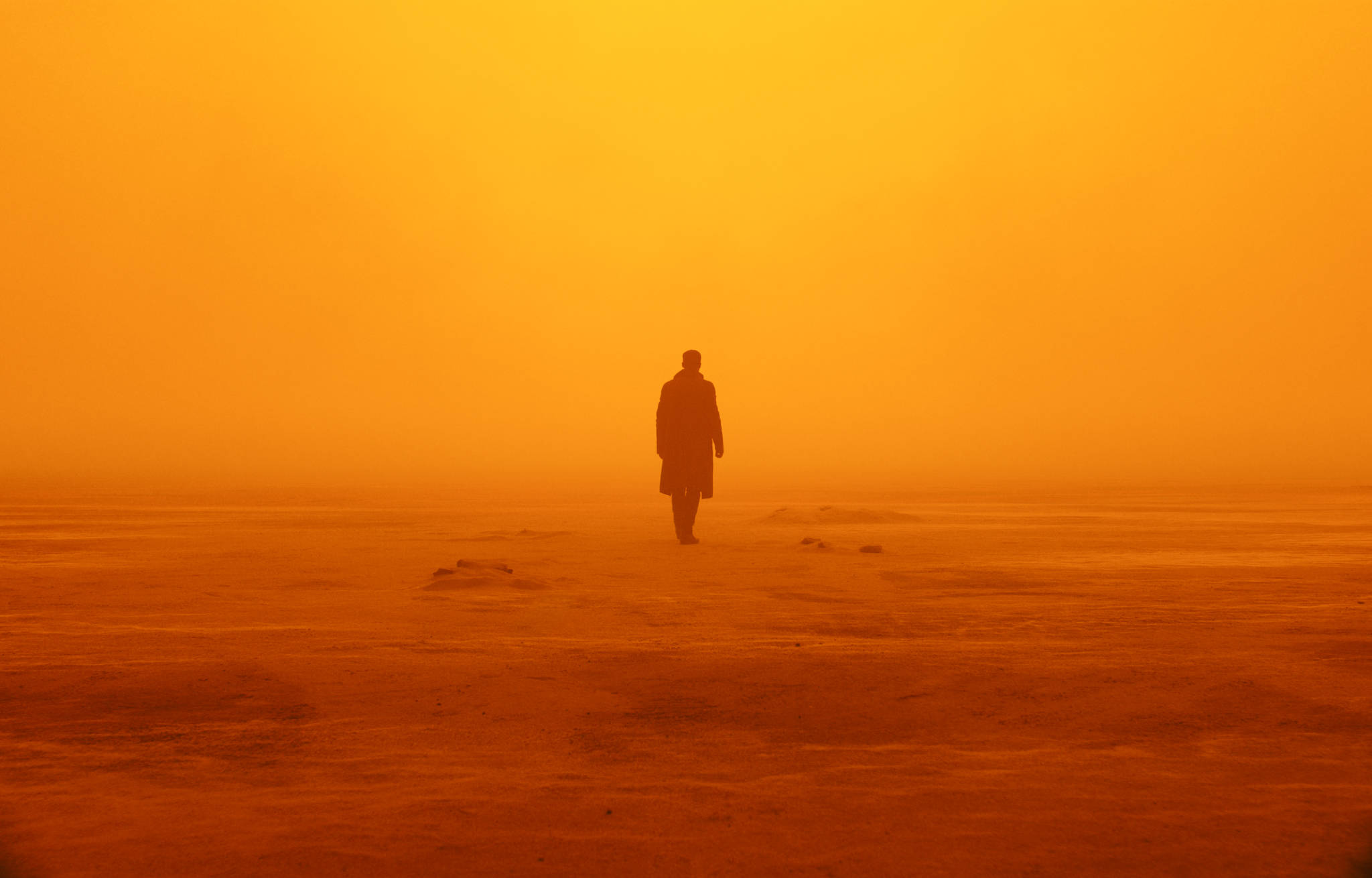 تصویر زیبای نارنجی بلید رانر 2049 با کیفیت 4K والپیپر