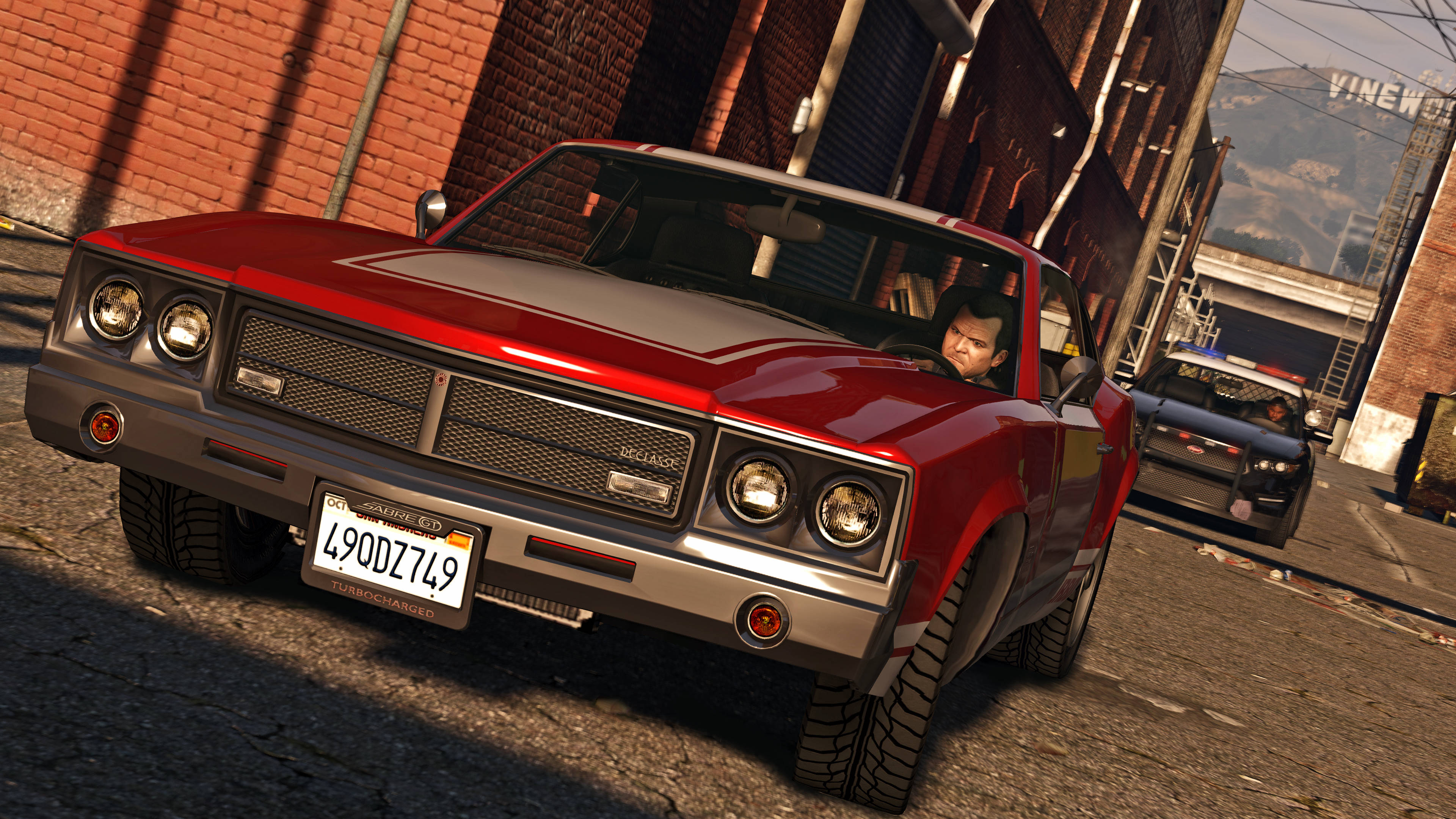 تعقیب ماشین قرمز در GTA والپیپر