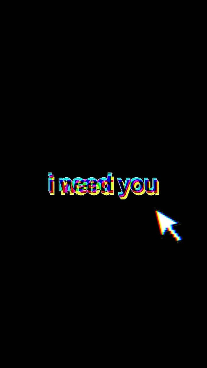توله‌سگ سیاه دوست‌داشتنی در حال کاوش در فضای باز والپیپر