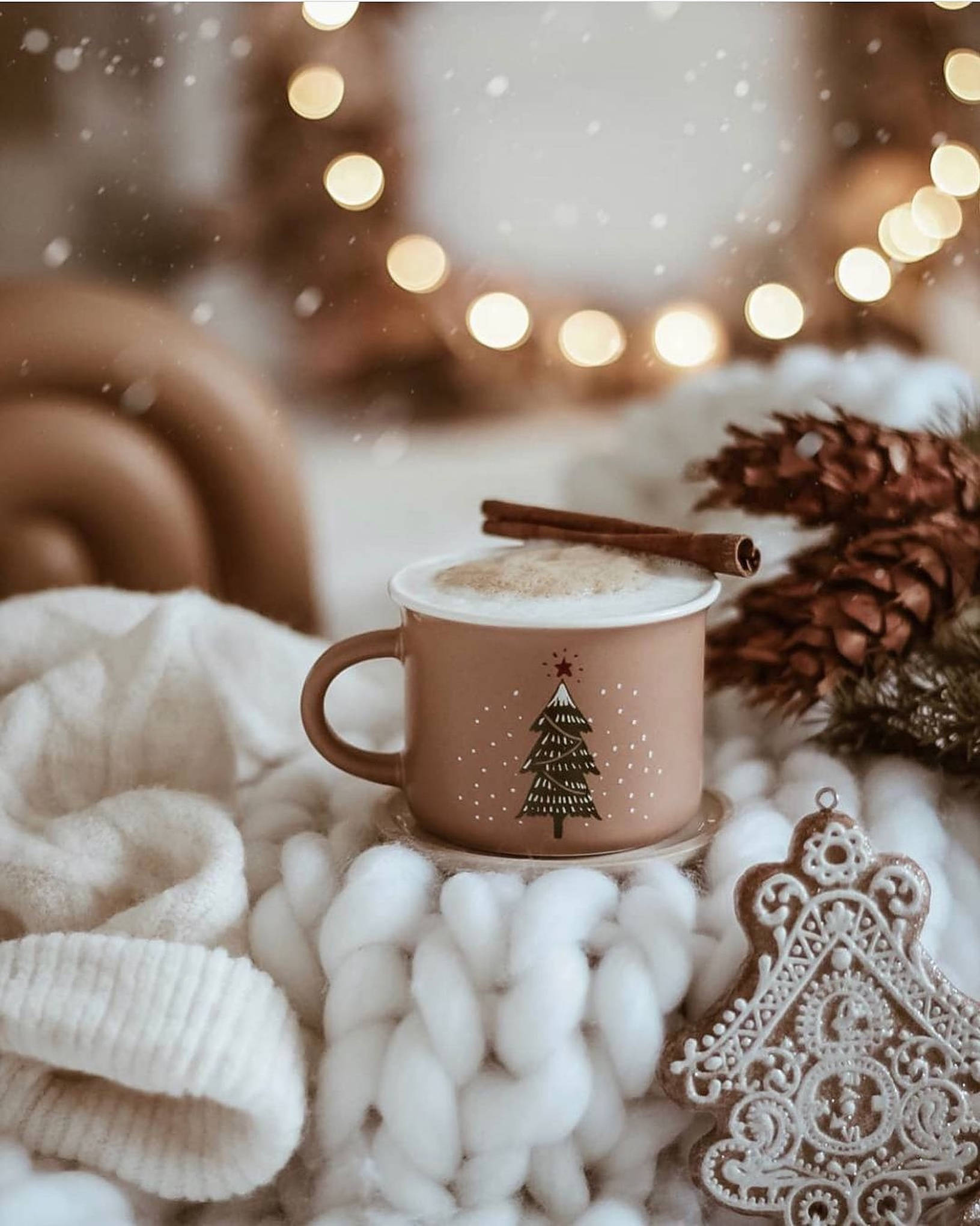 حس و حال کریسمس دنج با رنگ بژ والپیپر