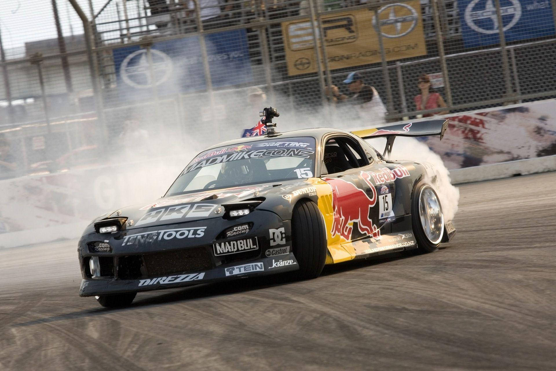 دوربین‌دار مازدا RX-7 در حال دریفت والپیپر