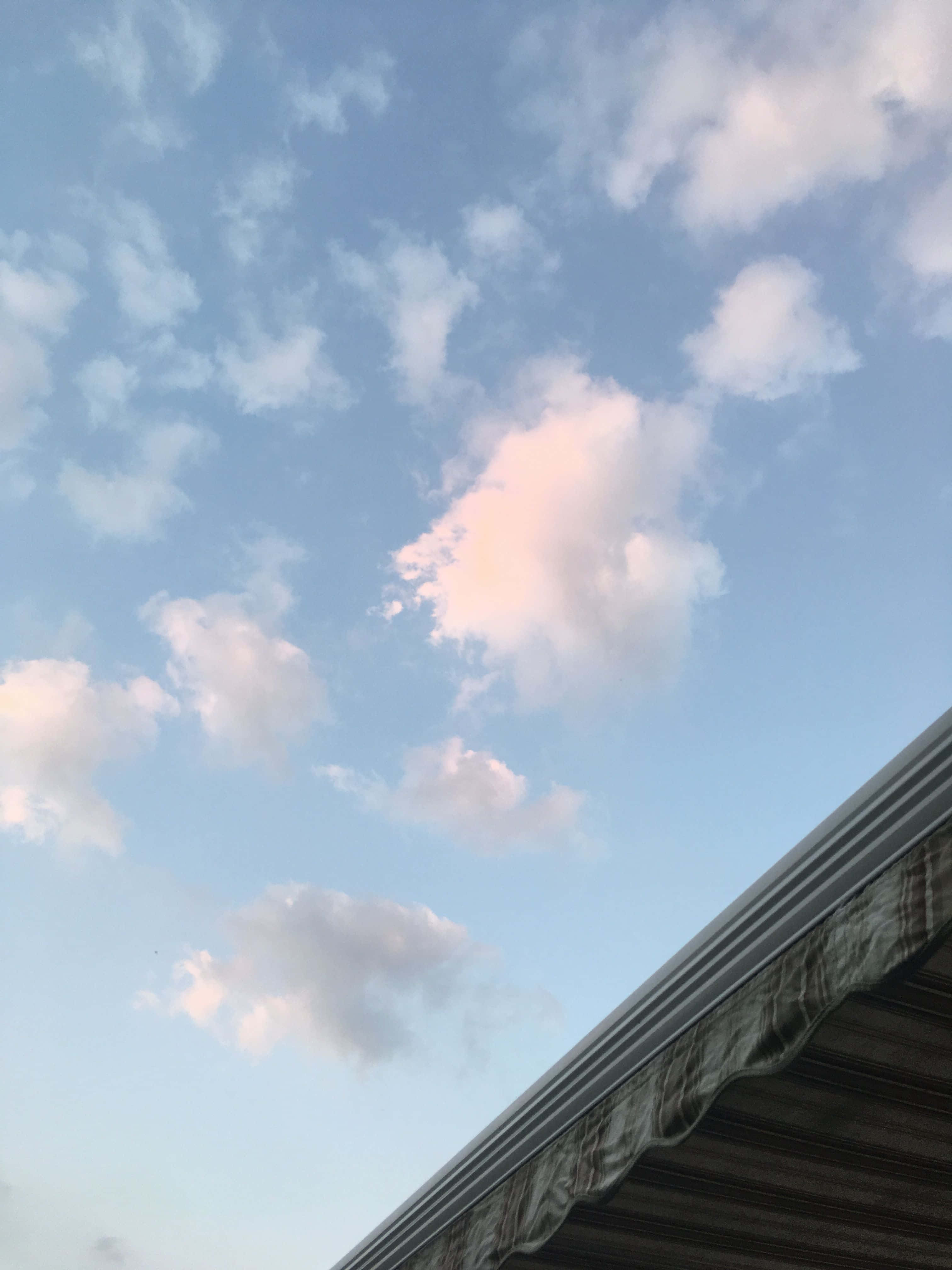 زیبایی آسمان را با Aesthetic Sky کشف کنید. والپیپر