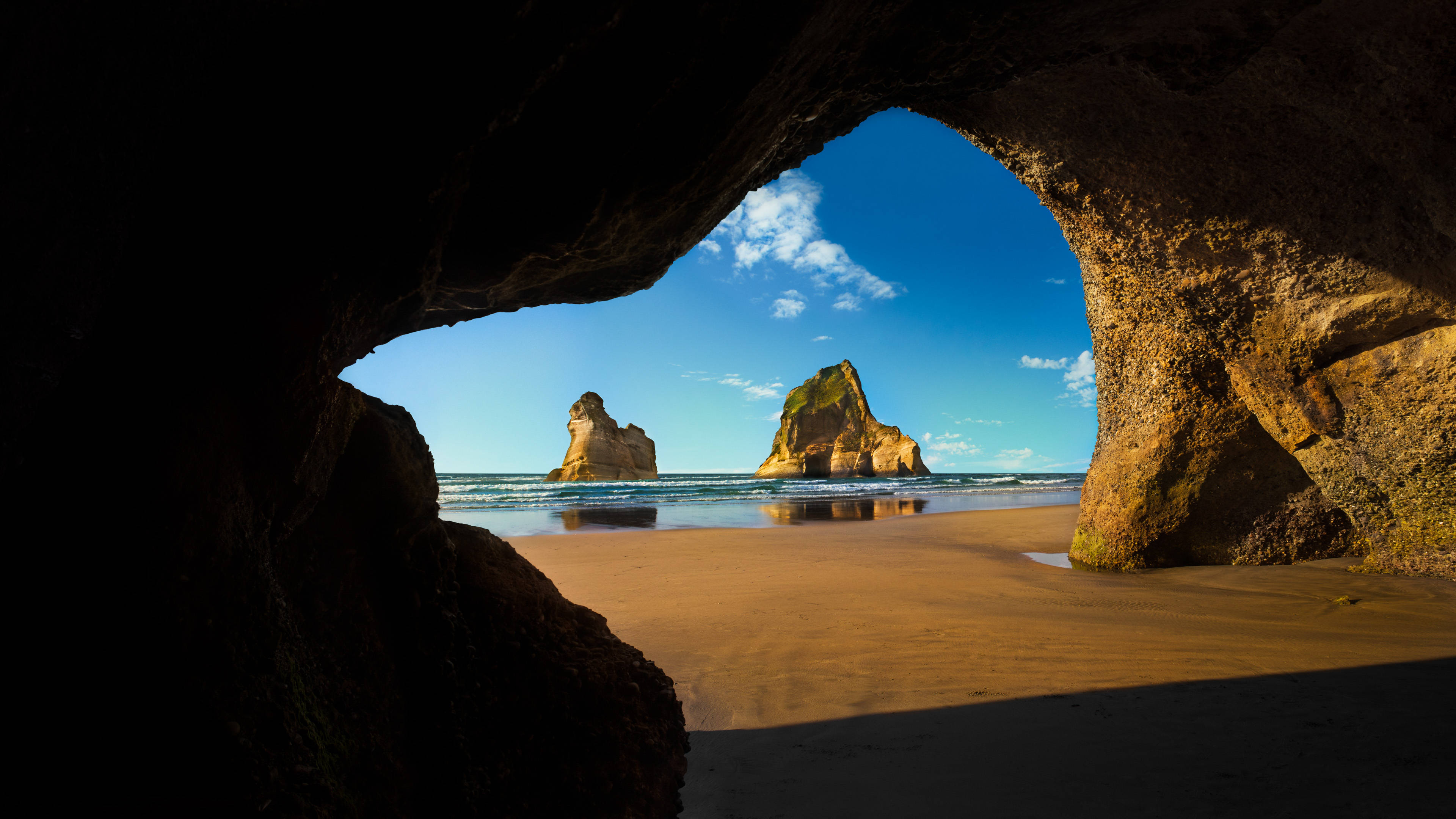صفحه قفل کامپیوتر خلیج ساحلی والپیپر