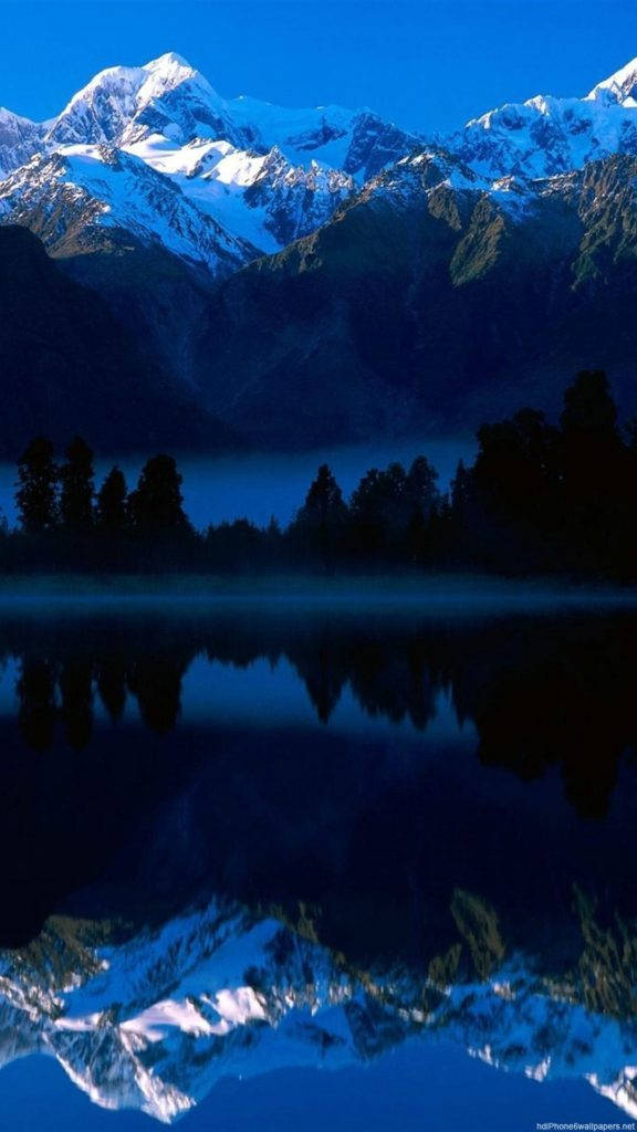 طبیعت کوهستان بازتاب در آیفون والپیپر