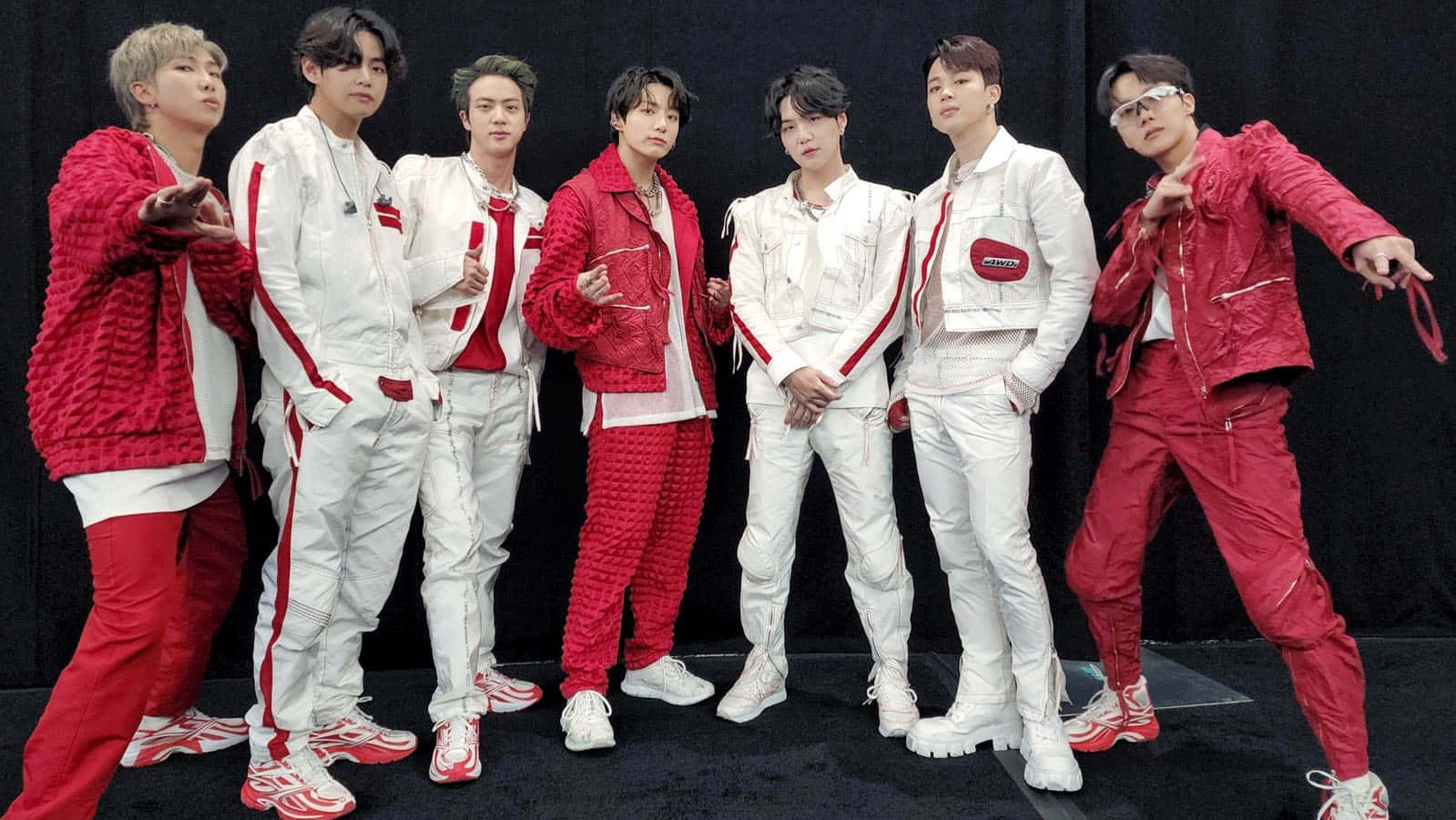 عکس BTS در BBMAs 2022 والپیپر
