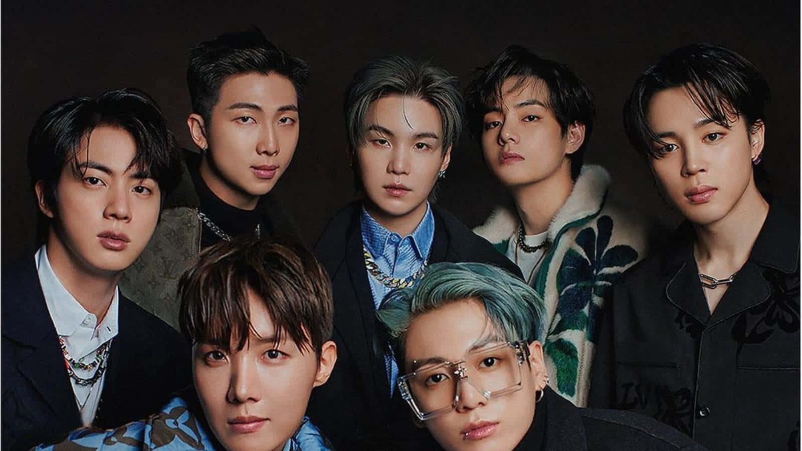 عکس‌برداری BTS برای جلد ووگ هنگ‌کنگ والپیپر