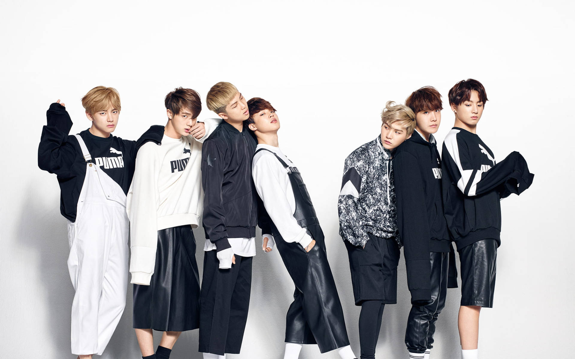 عکس گروهی BTS با لباس PUMA والپیپر
