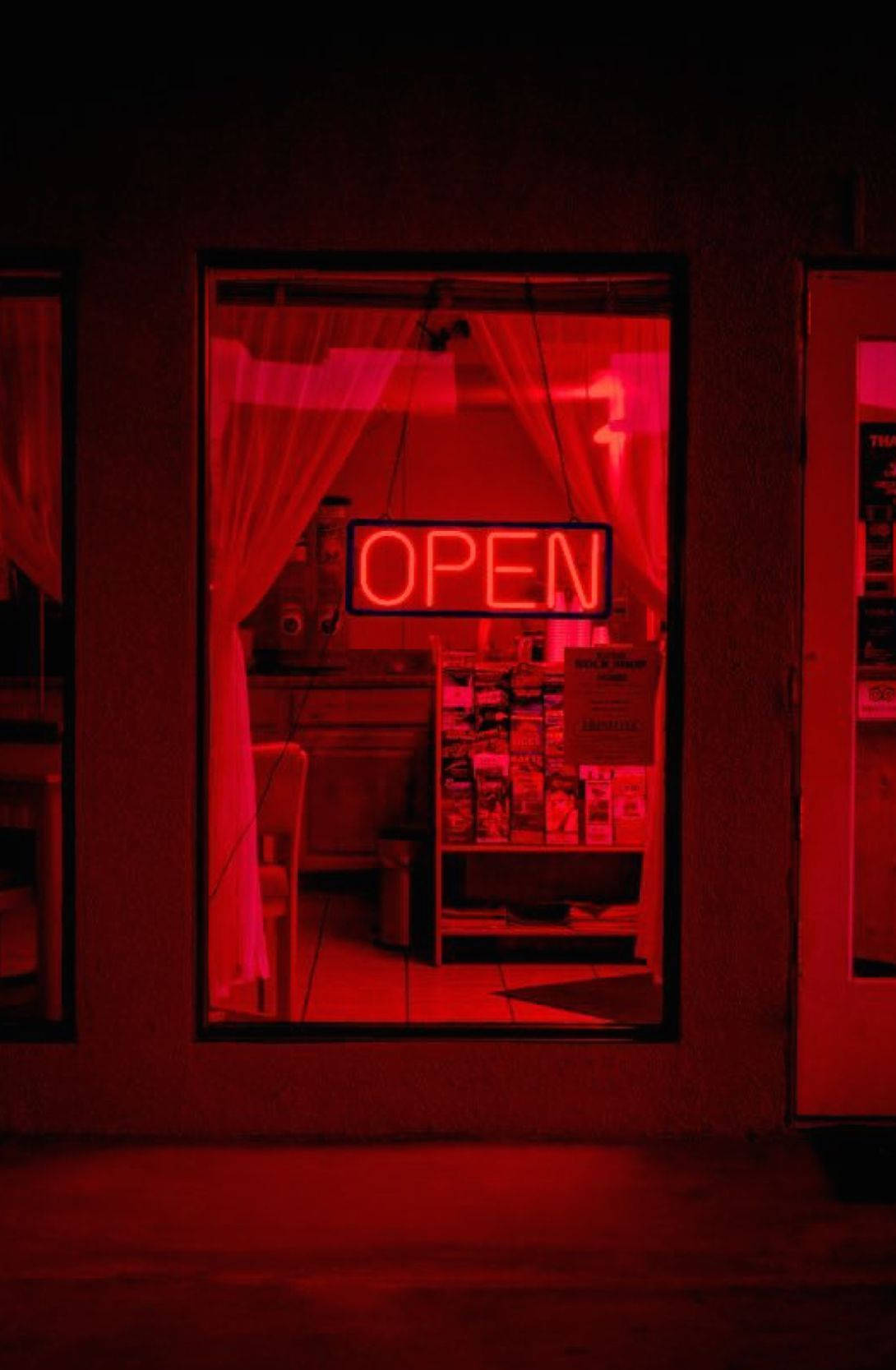 فروشگاه باز قرمز تیره والپیپر