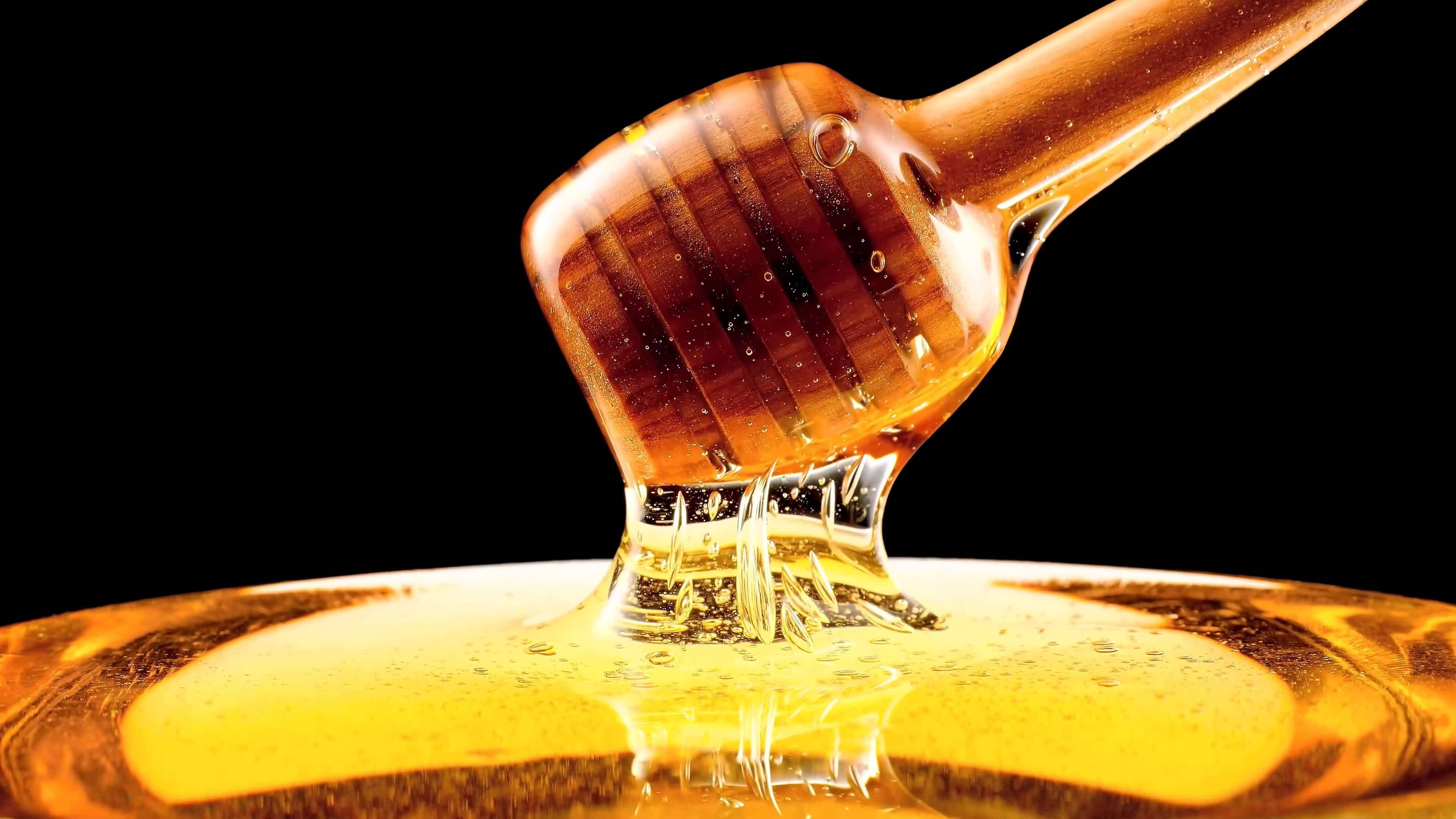 مخلوط کن عسل غلیظ و چسبناک والپیپر