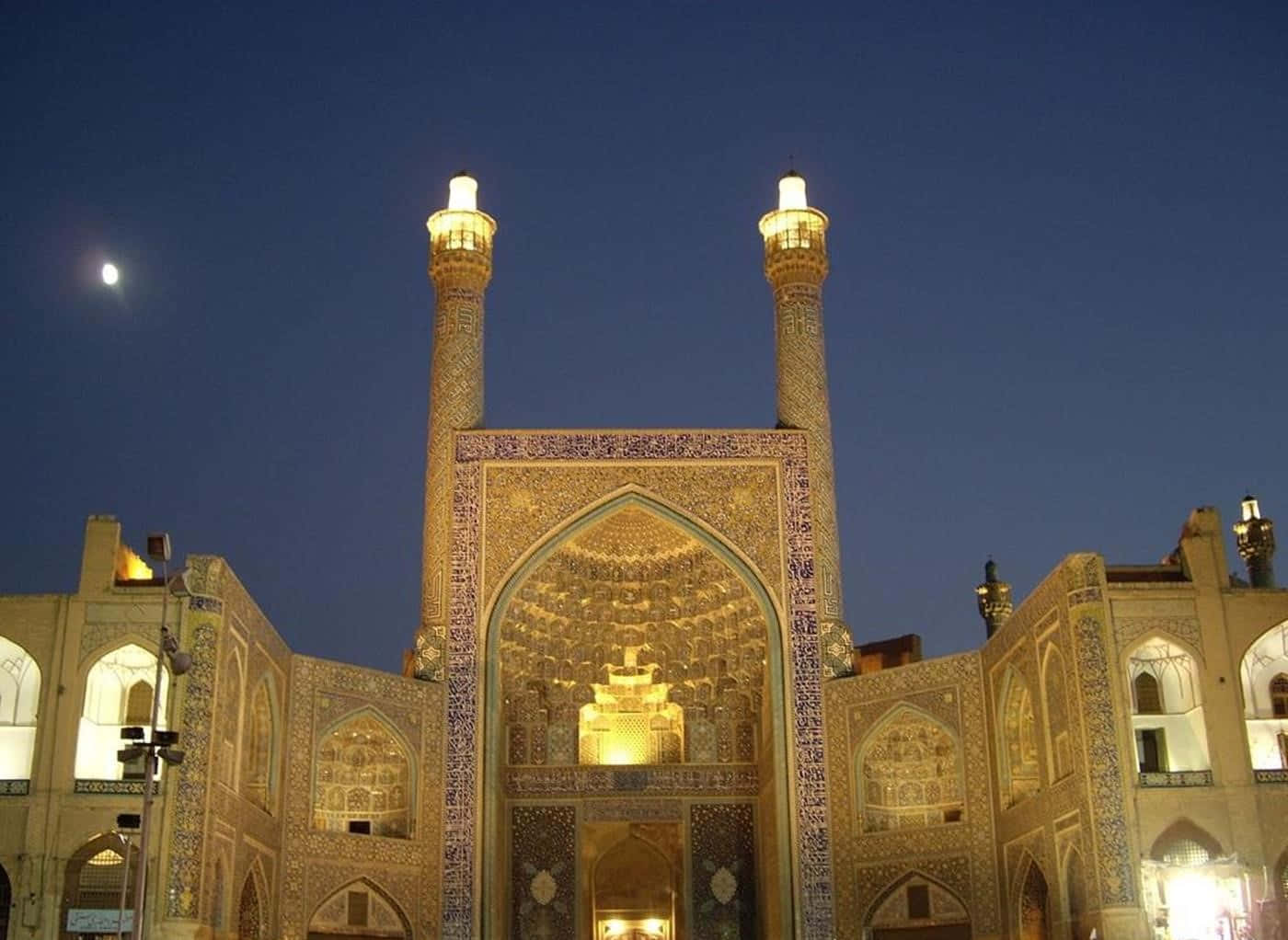 مسجد بزرگ عباسی اصفهان در شب والپیپر