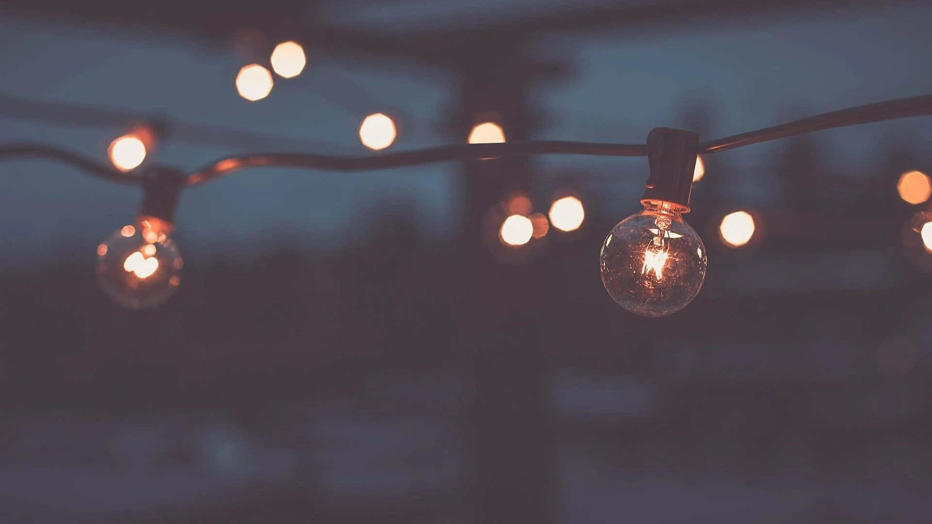 میز کار شیک و مینیمال والپیپر