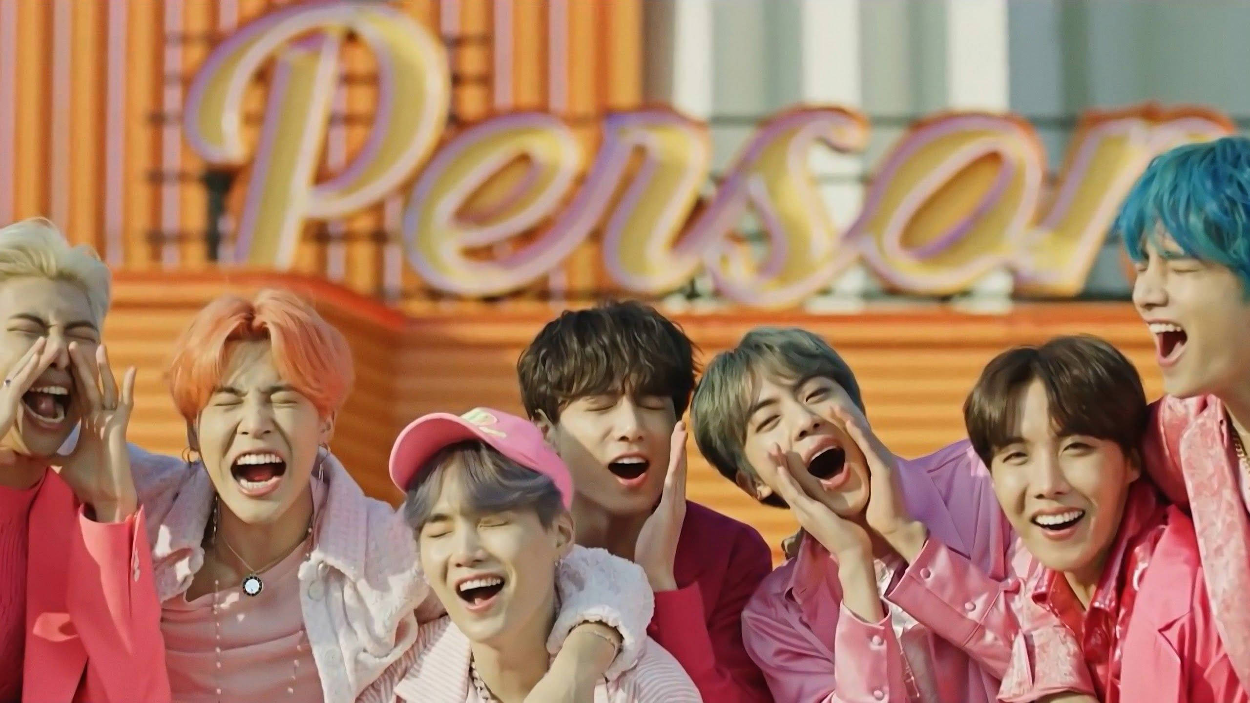 والپیپر دسکتاپ BTS Boy With Luv والپیپر