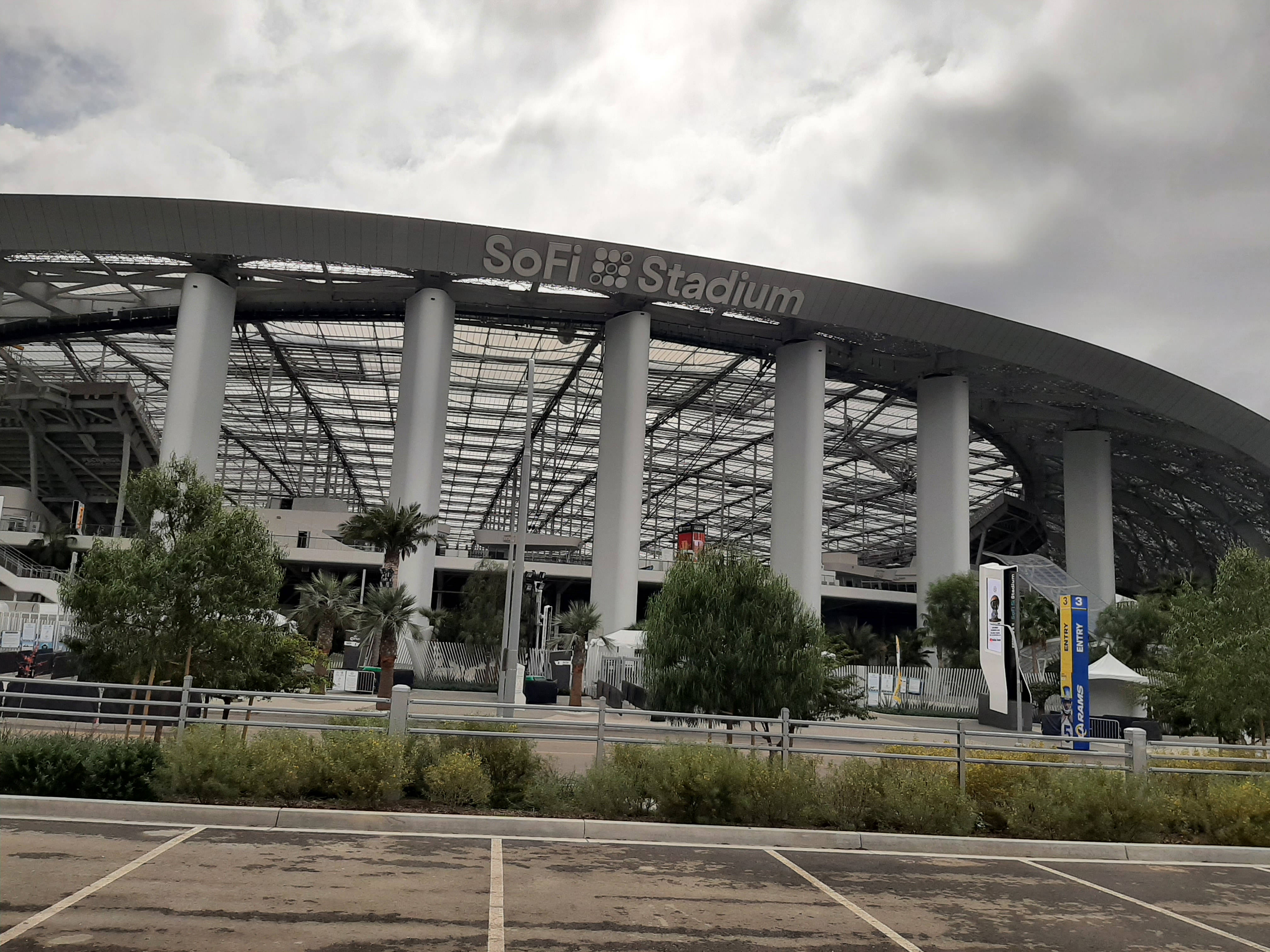 ورزشگاه SoFi میزبان مسابقات NFL والپیپر
