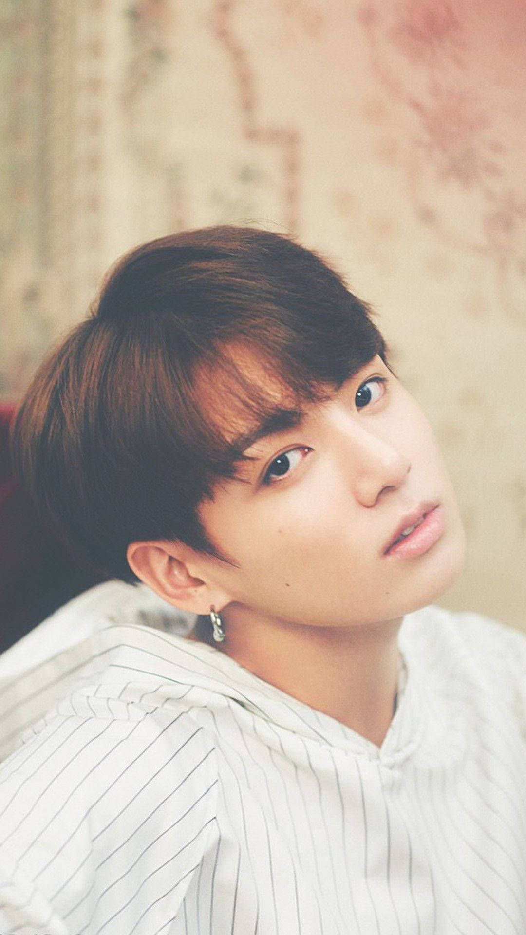 پرتره جذاب جیکِی از گروه BTS والپیپر