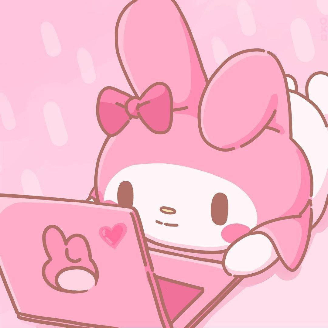 پروفایل ملودی من با لپ‌تاپ صورتی — Sanrio گیف والپیپر