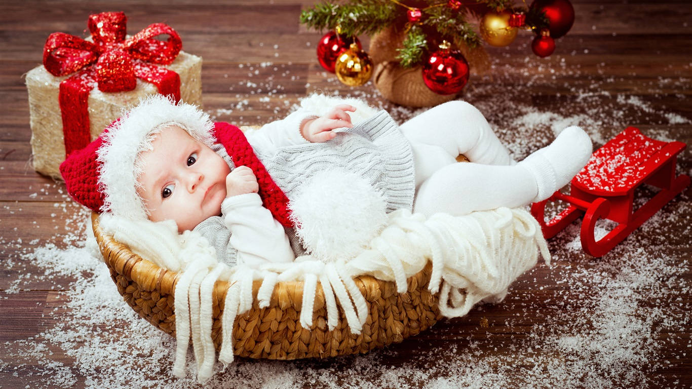کودک و هدیه کریسمس والپیپر