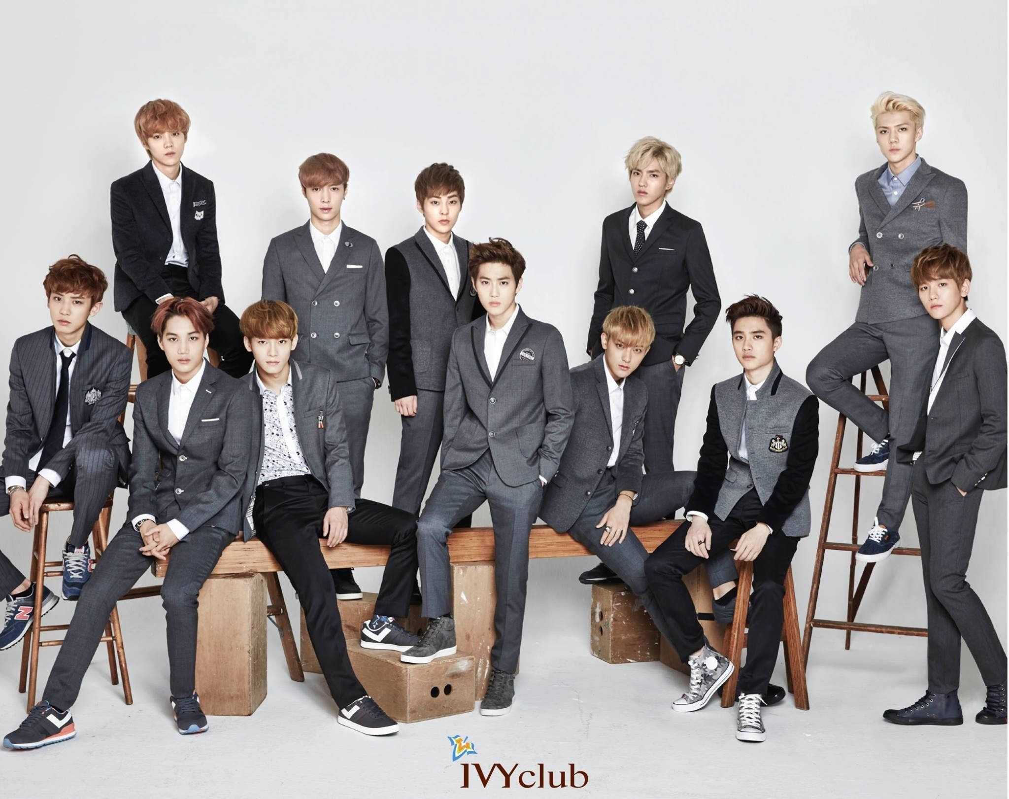گروه EXO با لباس فرم Ivy Club والپیپر