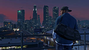 مرد باحال GTA با کیف — جی‌تی‌ای والپیپر